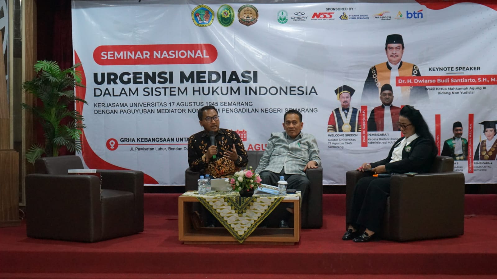 Suasana Seminar Nasional Urgensi Mediasi