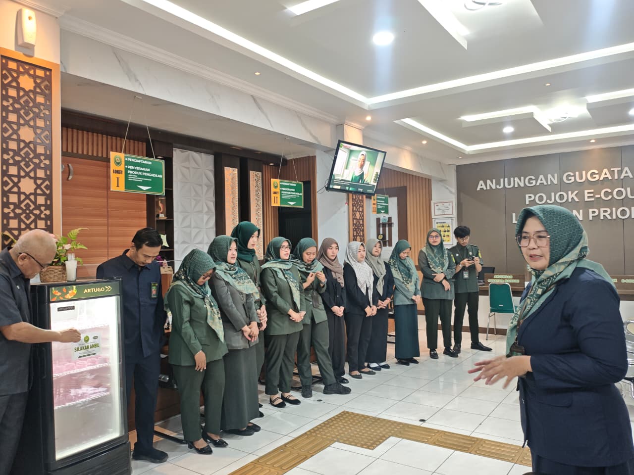 Penyampaian Arahan oleh Panmud Permohonan