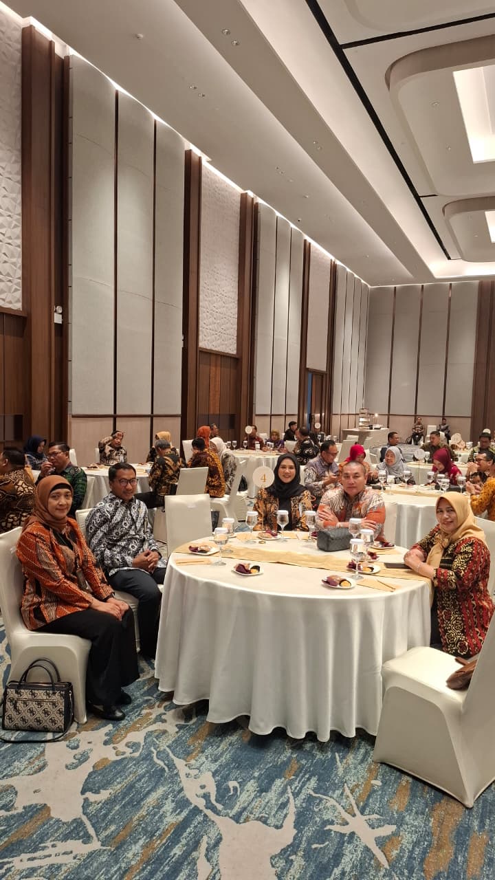 Ketua dan Panitera PA Semarang Hadiri Monev
